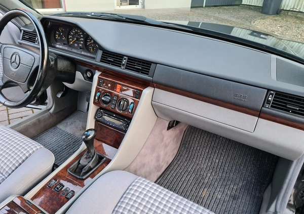 Mercedes-Benz Klasa E cena 59900 przebieg: 110000, rok produkcji 1992 z Mielec małe 254
